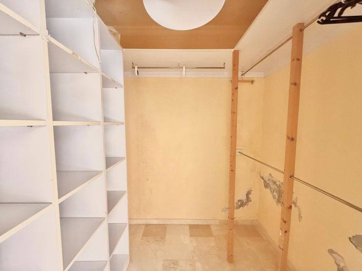 Image No.28-4 Bed Semi-Detached for sale