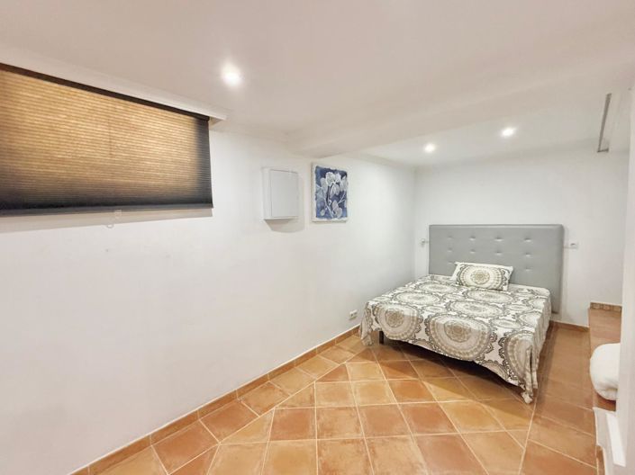 Image No.30-4 Bed Semi-Detached for sale