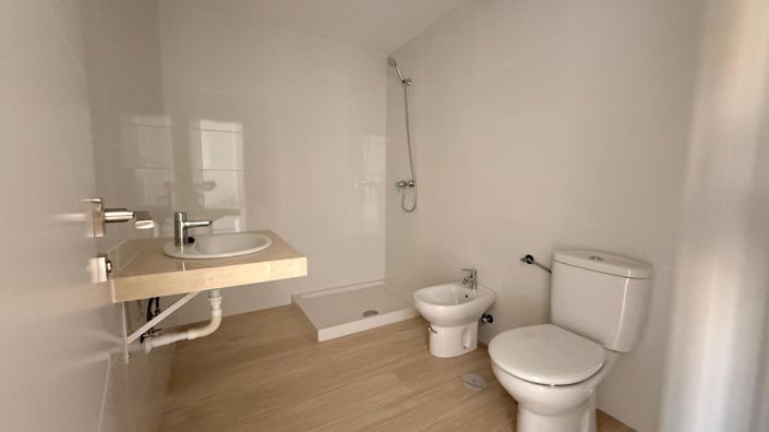 Image No.20-1 Bed Apartment for sale
