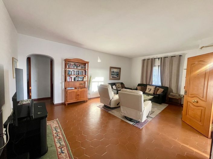 Image No.12-3 Bed Villa for sale