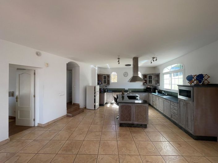 Image No.18-5 Bed Villa for sale