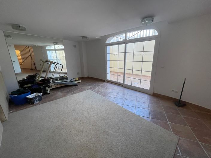 Image No.20-5 Bed Villa for sale