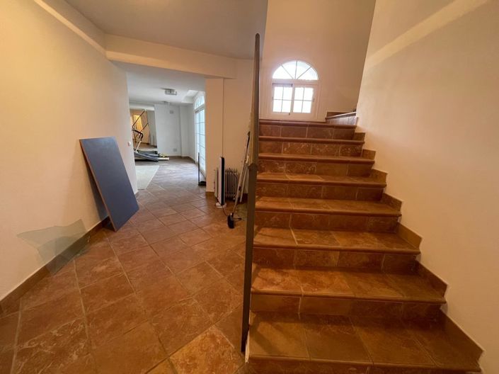 Image No.21-5 Bed Villa for sale