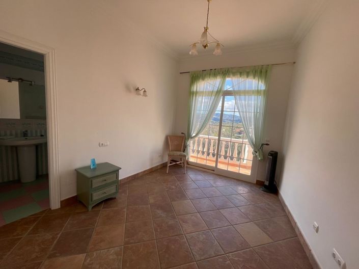 Image No.33-5 Bed Villa for sale