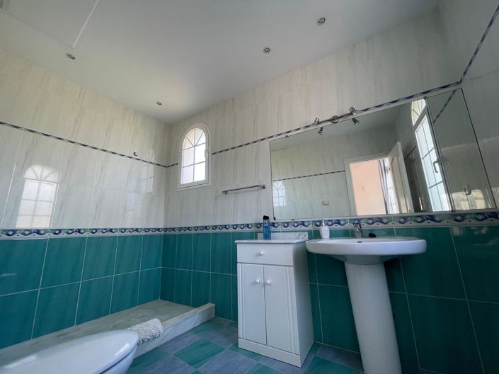 Image No.34-5 Bed Villa for sale