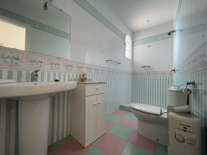 Image No.42-5 Bed Villa for sale