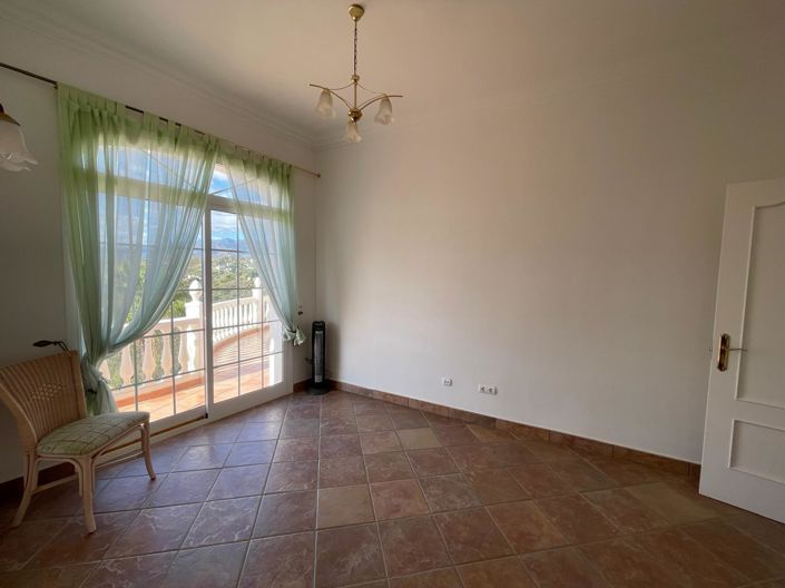 Image No.44-5 Bed Villa for sale