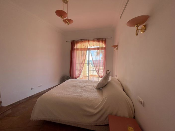 Image No.49-5 Bed Villa for sale