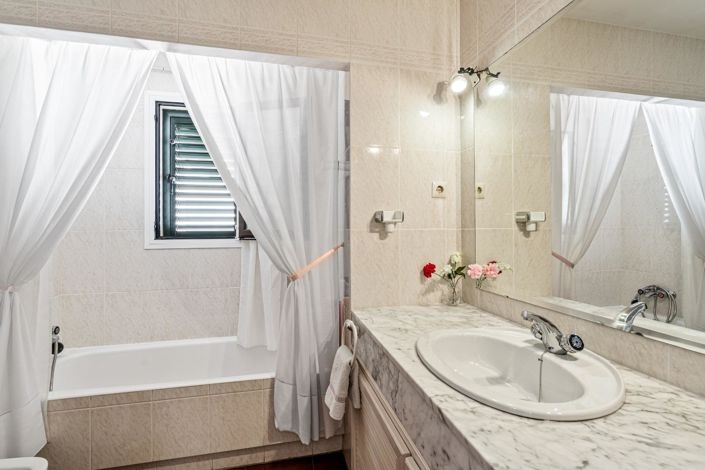 Image No.17-5 Bed Villa for sale