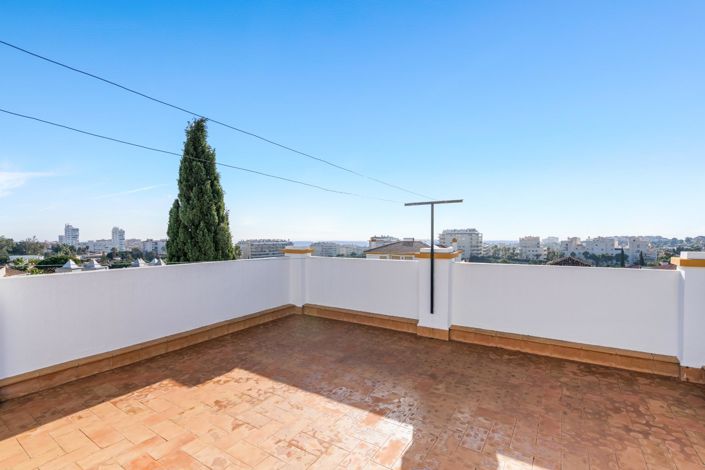 Image No.25-5 Bed Villa for sale