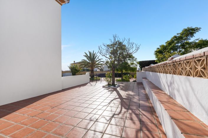 Image No.29-5 Bed Villa for sale