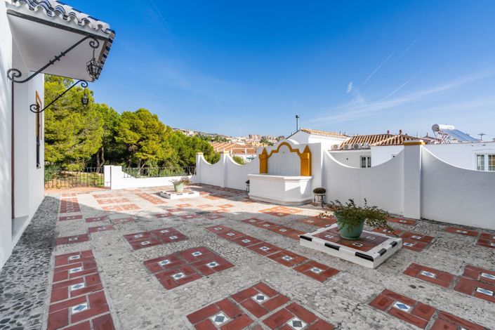 Image No.33-5 Bed Villa for sale