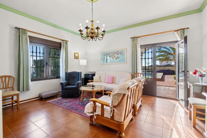 Image No.8-5 Bed Villa for sale