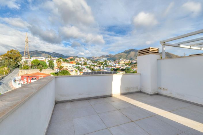 Image No.26-3 Bed Property for sale