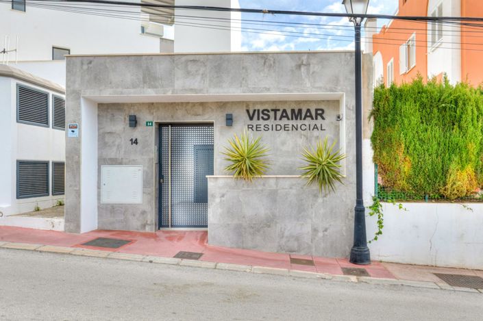 Image No.35-3 Bed Property for sale