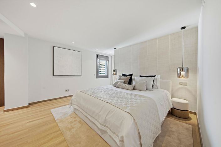 Image No.13-5 Bed Apartment for sale