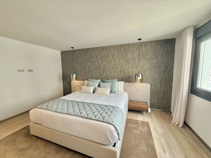 Image No.16-5 Bed Apartment for sale