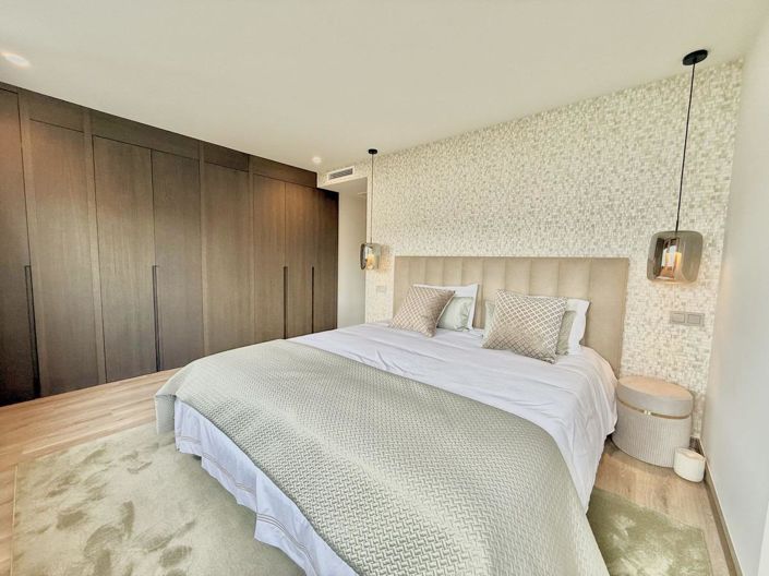 Image No.22-5 Bed Apartment for sale