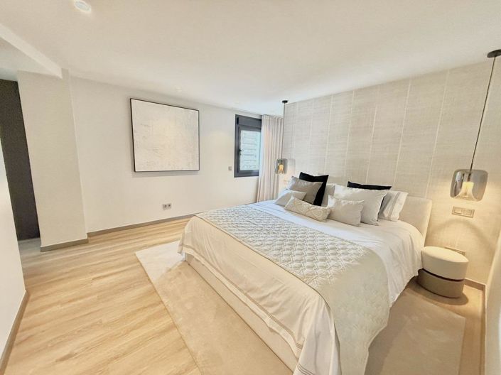 Image No.23-5 Bed Apartment for sale