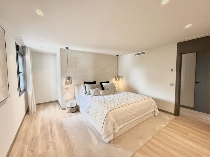 Image No.25-5 Bed Apartment for sale