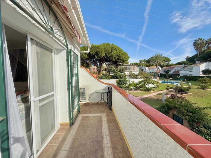 Image No.13-2 Bed Semi-Detached for sale
