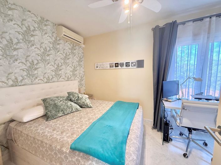 Image No.18-2 Bed Semi-Detached for sale