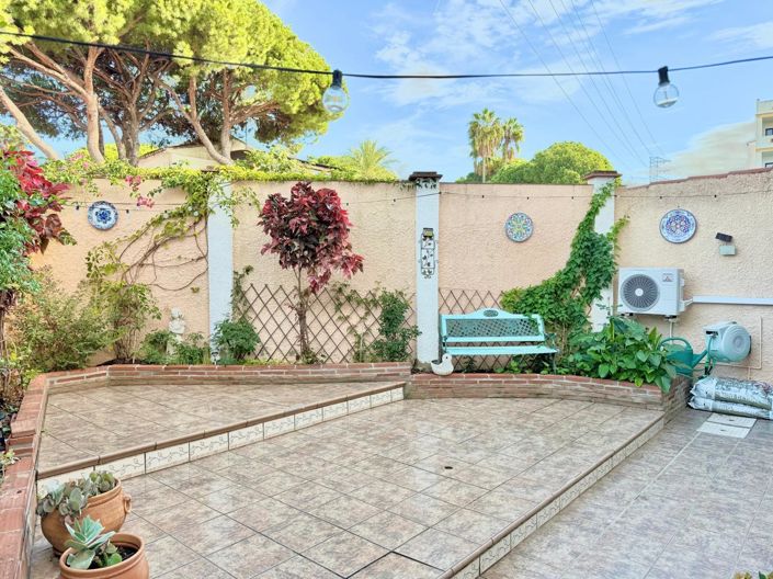 Image No.23-2 Bed Semi-Detached for sale