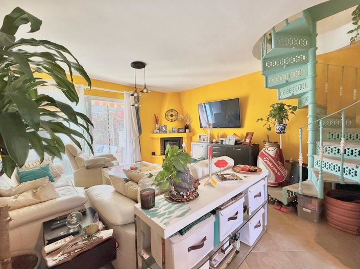 Image No.5-2 Bed Semi-Detached for sale