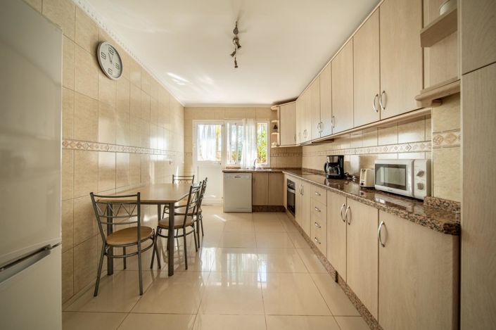 Image No.10-4 Bed Villa for sale
