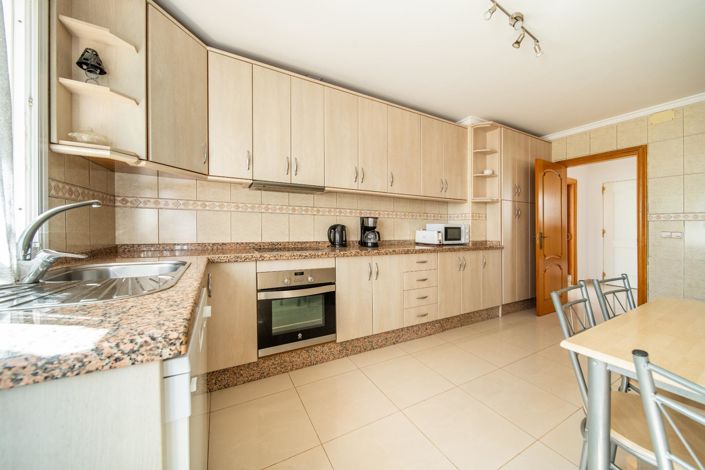 Image No.12-4 Bed Villa for sale
