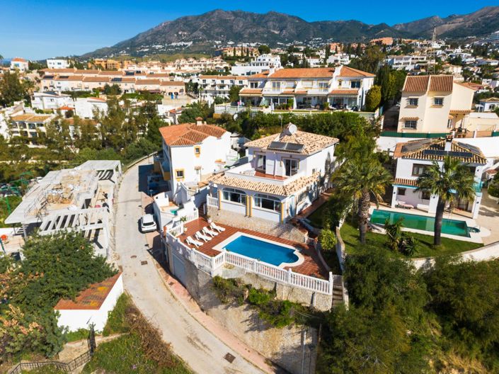 Image No.2-4 Bed Villa for sale