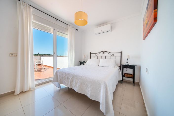 Image No.25-4 Bed Villa for sale