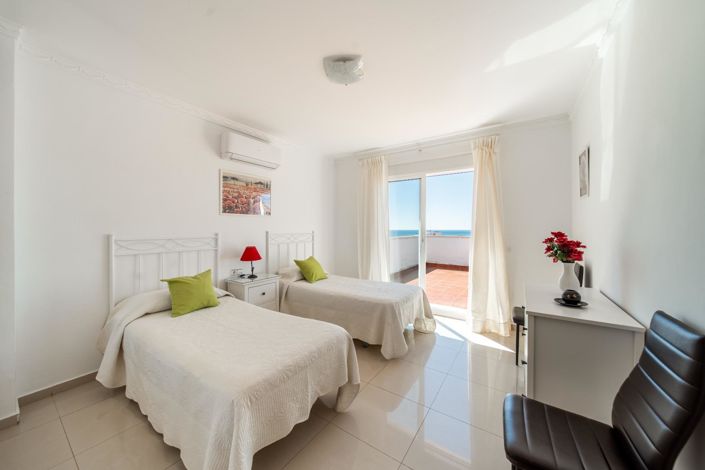 Image No.28-4 Bed Villa for sale