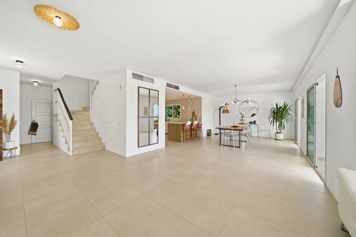 Image No.9-3 Bed Villa for sale
