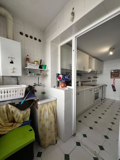 Image No.12-5 Bed Property for sale