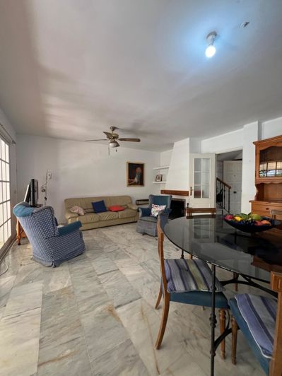 Image No.20-5 Bed Property for sale