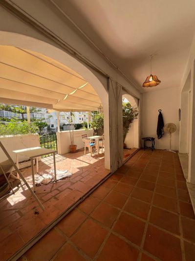 Image No.23-5 Bed Property for sale