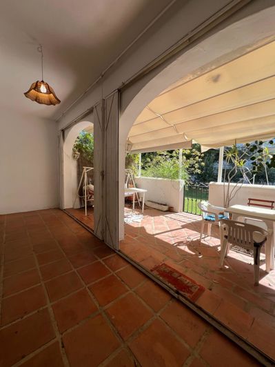 Image No.24-5 Bed Property for sale