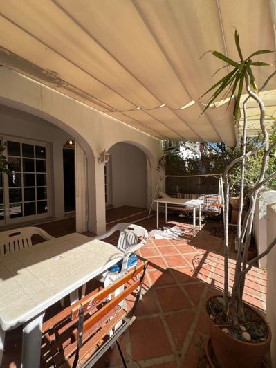 Image No.26-5 Bed Property for sale