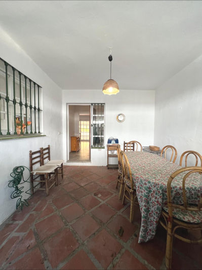 Image No.3-5 Bed Property for sale