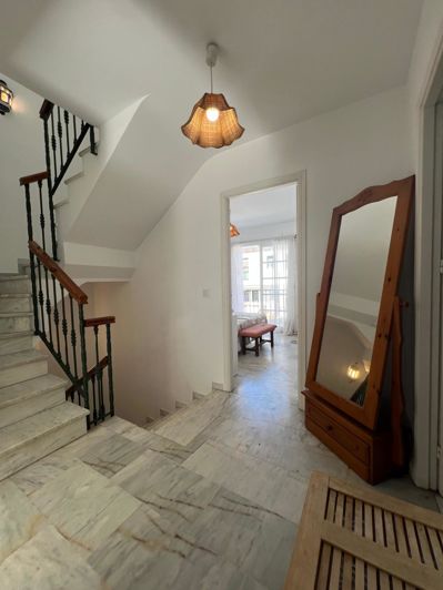 Image No.33-5 Bed Property for sale