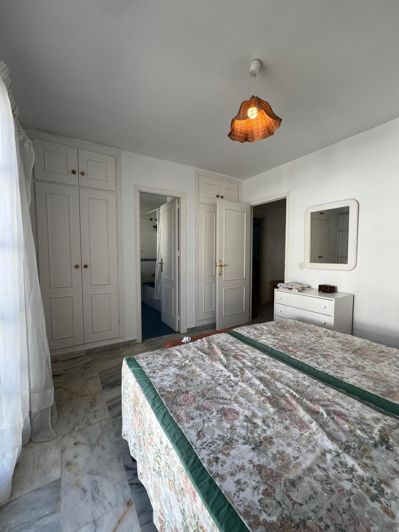 Image No.34-5 Bed Property for sale