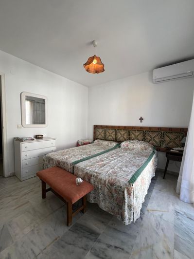 Image No.35-5 Bed Property for sale