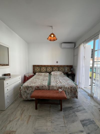 Image No.36-5 Bed Property for sale