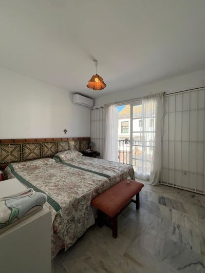 Image No.39-5 Bed Property for sale