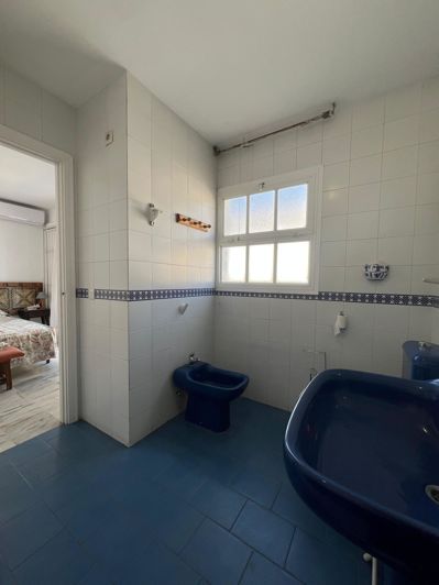 Image No.40-5 Bed Property for sale