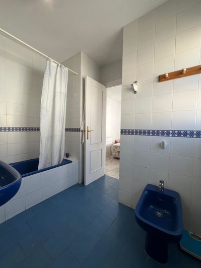 Image No.42-5 Bed Property for sale