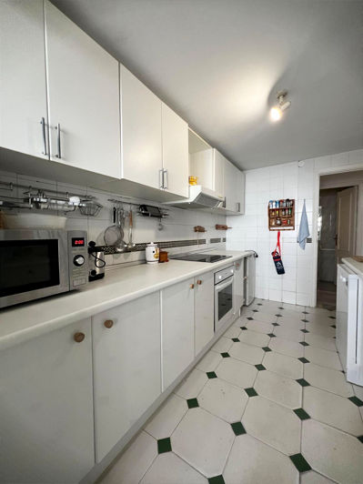 Image No.9-5 Bed Property for sale