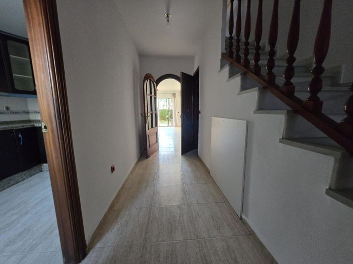 Image No.4-2 Bed Villa for sale