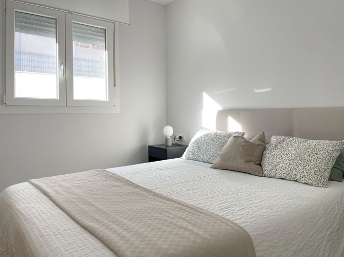 Image No.20-2 Bed Property for sale